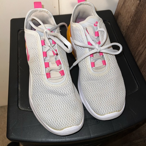 Nikes - Picture 3 of 5